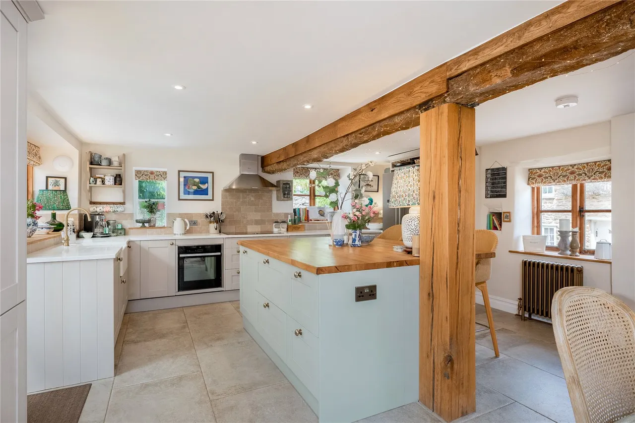 Main Road, Upper Tadmarton, OX15, photo 4