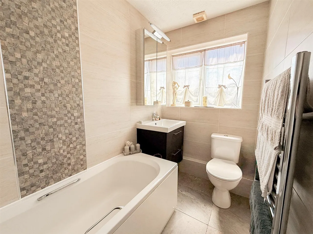 Old Mill Park, Bexhill-On-Sea, TN39 4UD, photo 6