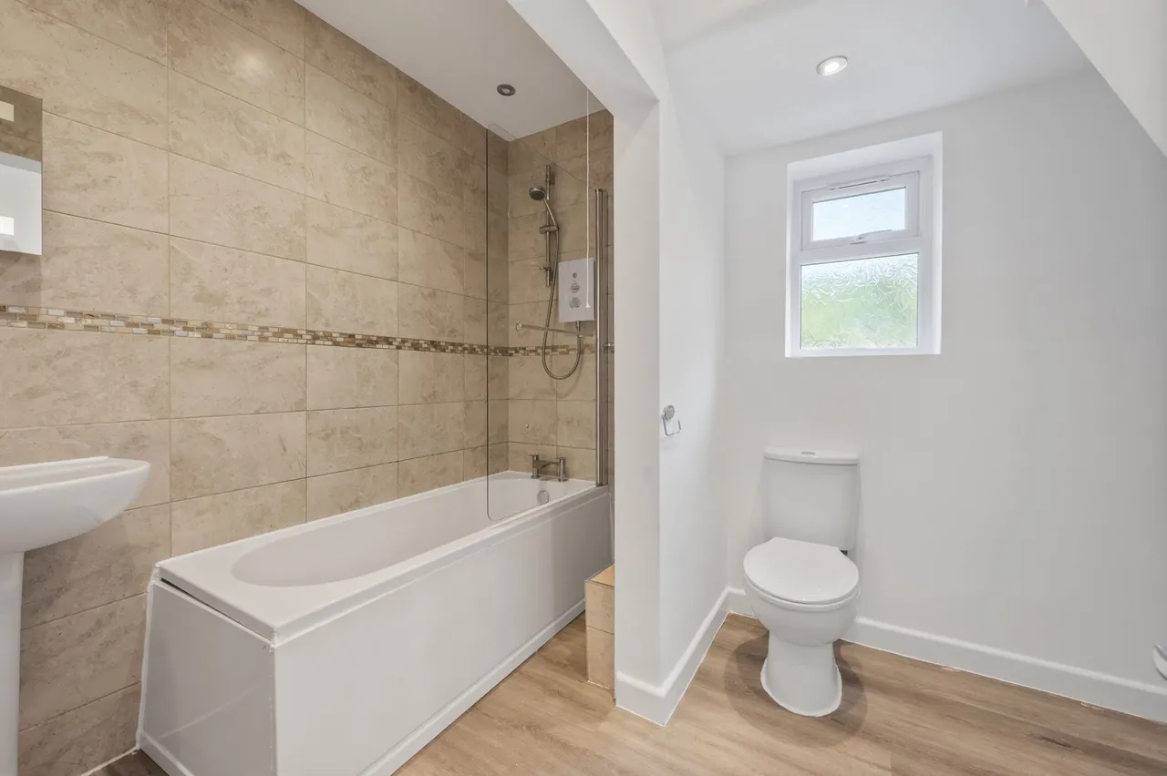Kings Road, Fearnhead, Warrington, Warrington, WA2 0BG, photo 5