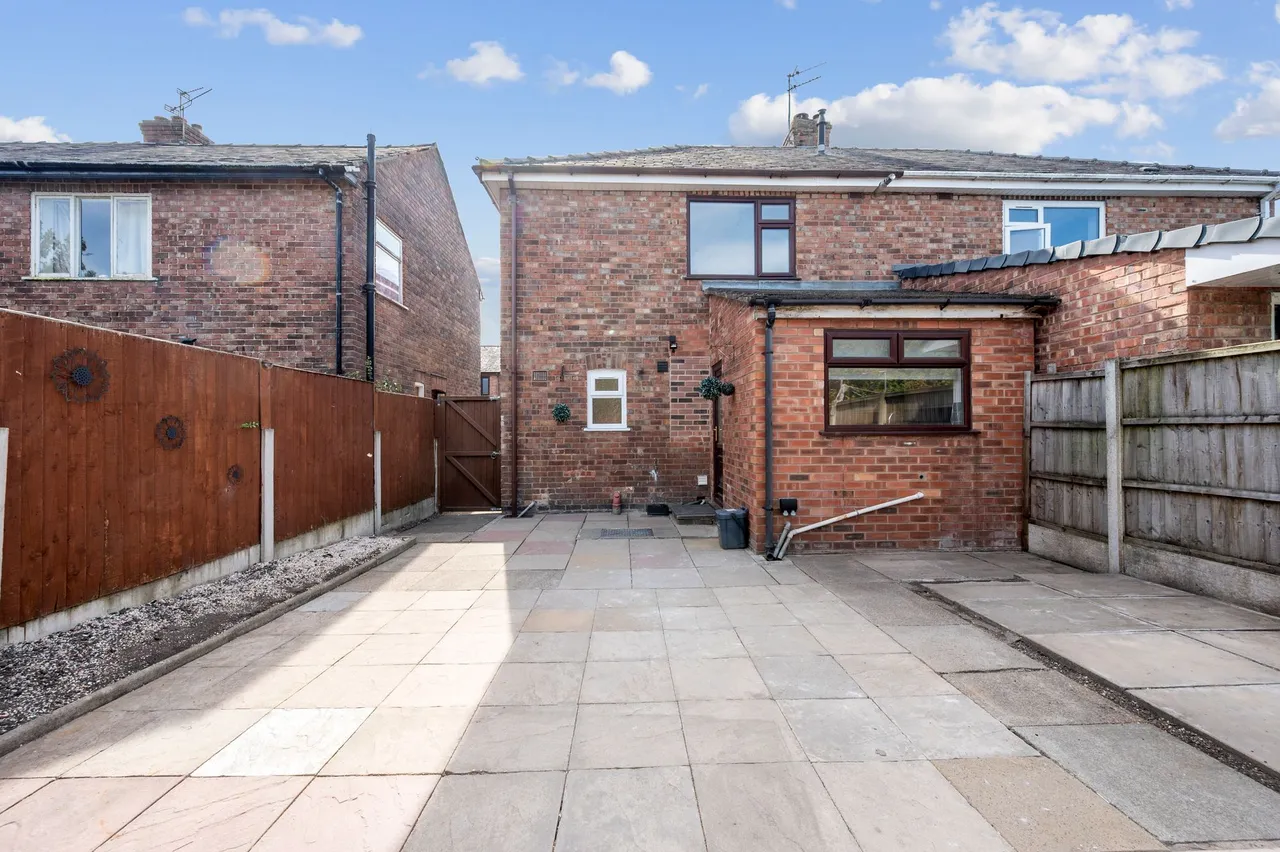 Kings Road, Fearnhead, Warrington, Warrington, WA2 0BG, photo 26