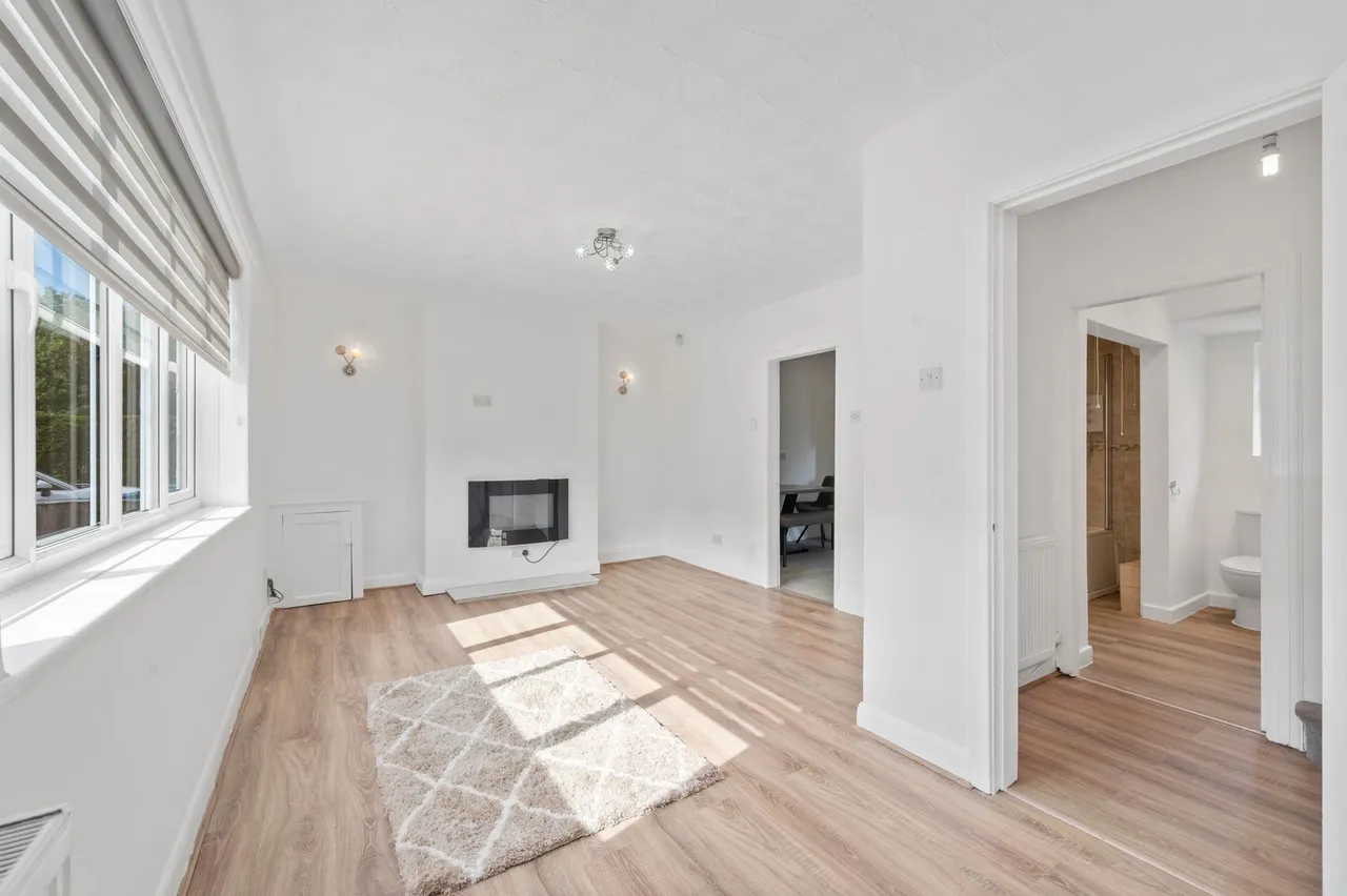 Kings Road, Fearnhead, Warrington, Warrington, WA2 0BG, photo 10
