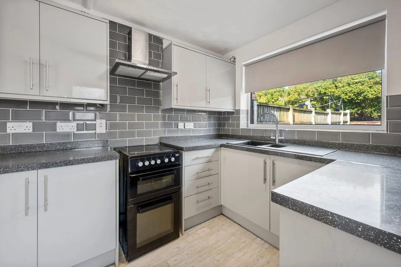 Kings Road, Fearnhead, Warrington, Warrington, WA2 0BG, photo 12