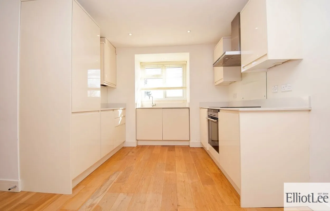 Sutherland Road, W13, photo 4