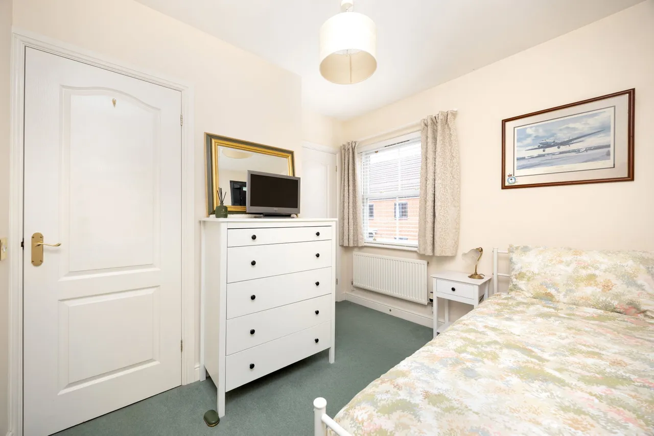 Teasel Close, Devizes, SN10, photo 16