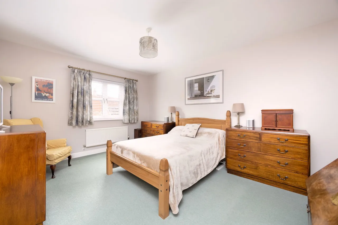 Teasel Close, Devizes, SN10, photo 12
