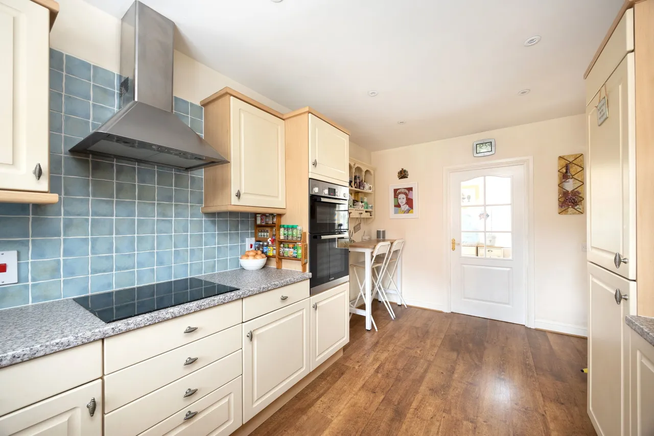 Teasel Close, Devizes, SN10, photo 9