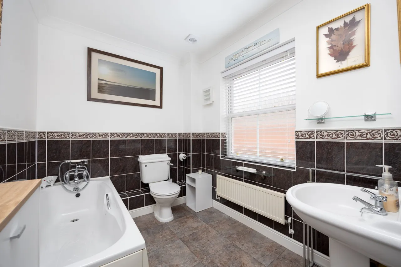 Teasel Close, Devizes, SN10, photo 18