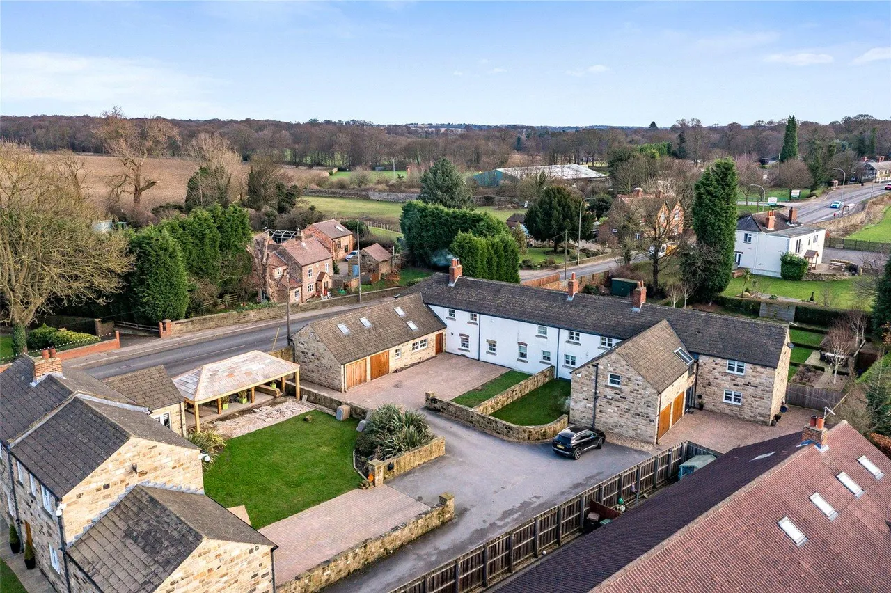 Doncaster Road, Foulby, photo 19