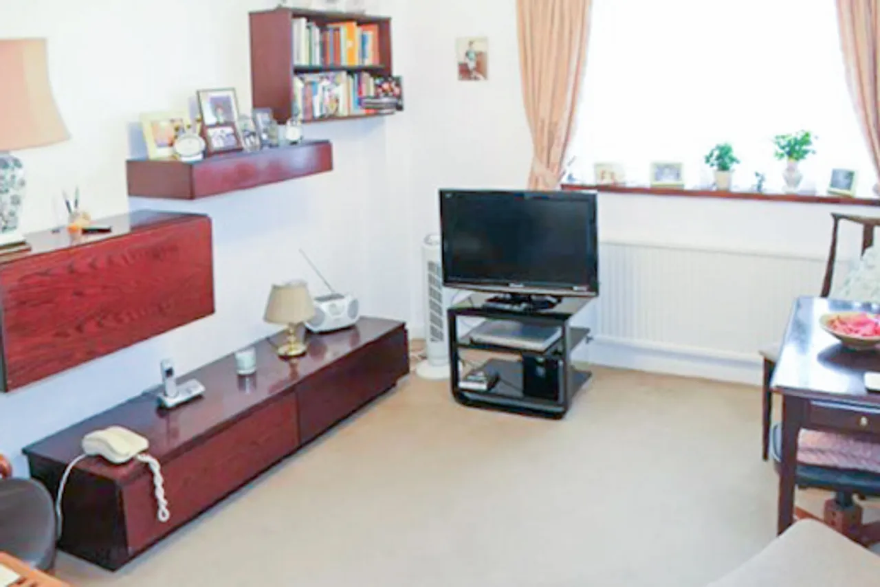 Hale Lane, Edgware, HA8, photo 6