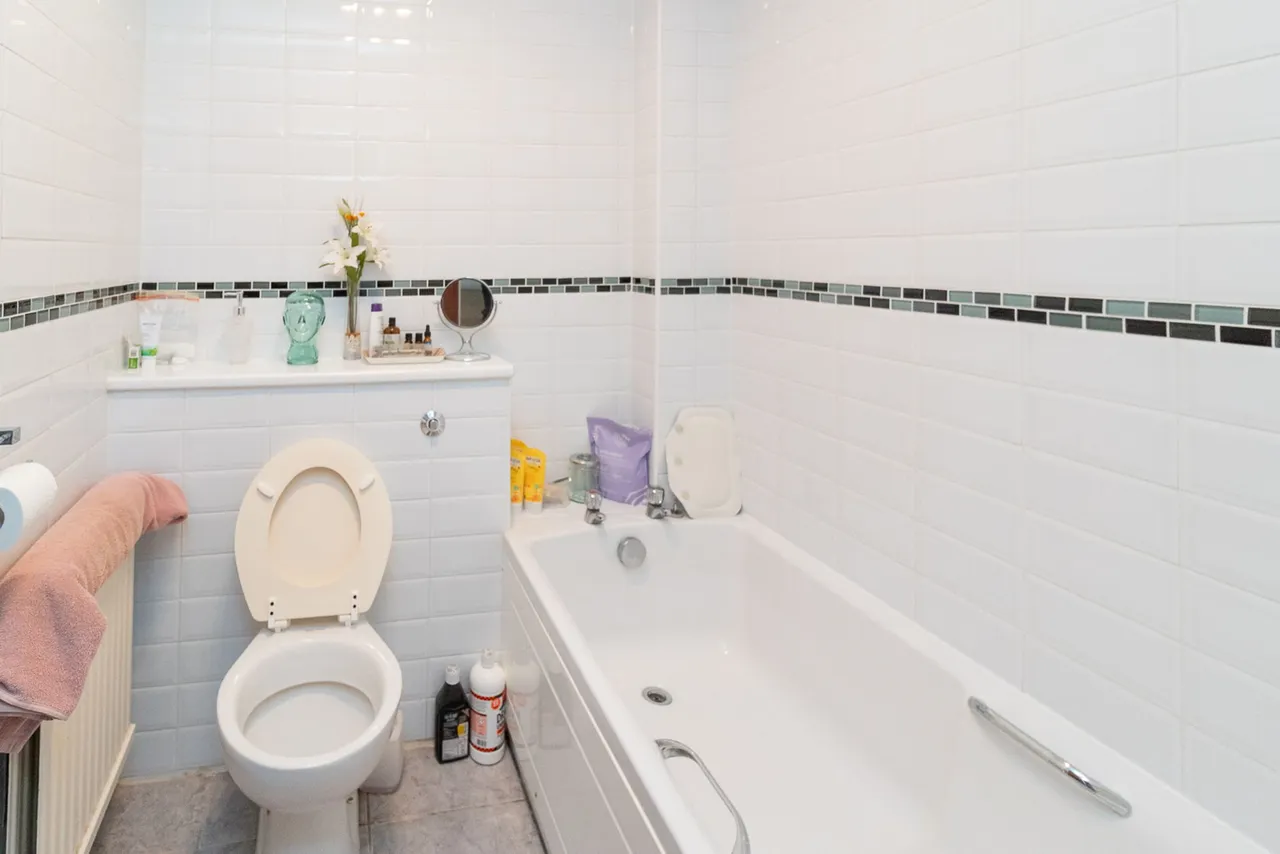 Hale Lane, Edgware, HA8, photo 7