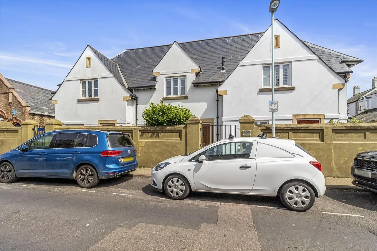 School Yard, Worthing, photo 16