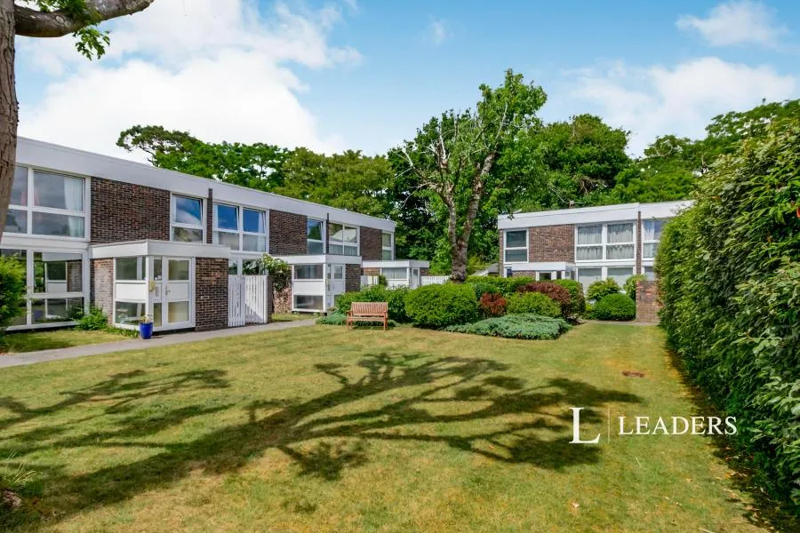 Brackley, Weybridge, KT13, photo 10