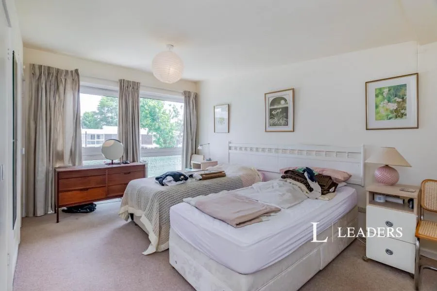 Brackley, Weybridge, KT13, photo 5