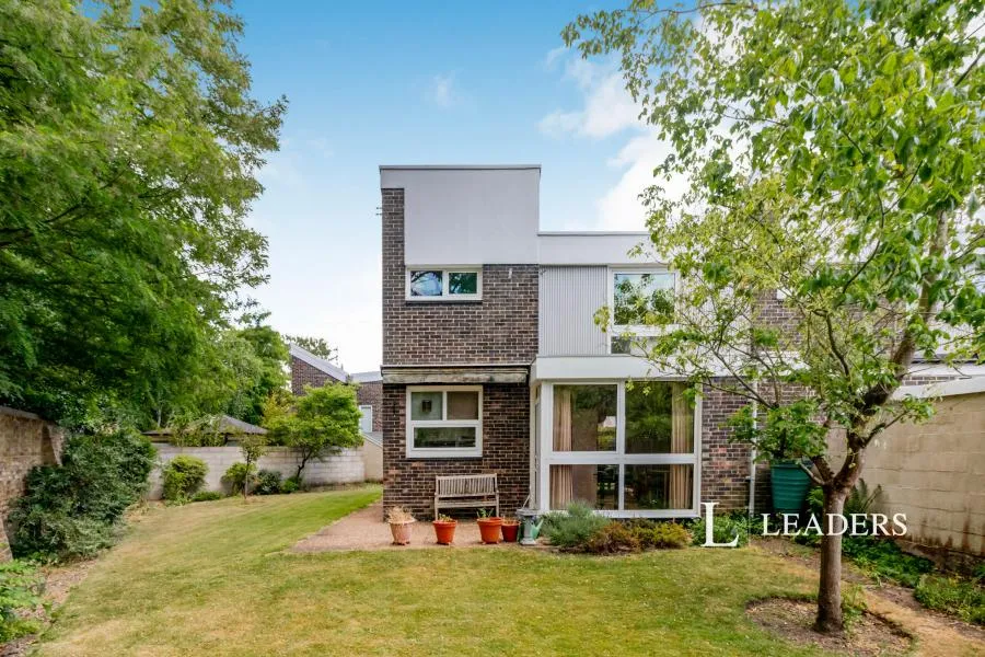 Brackley, Weybridge, KT13, photo 9