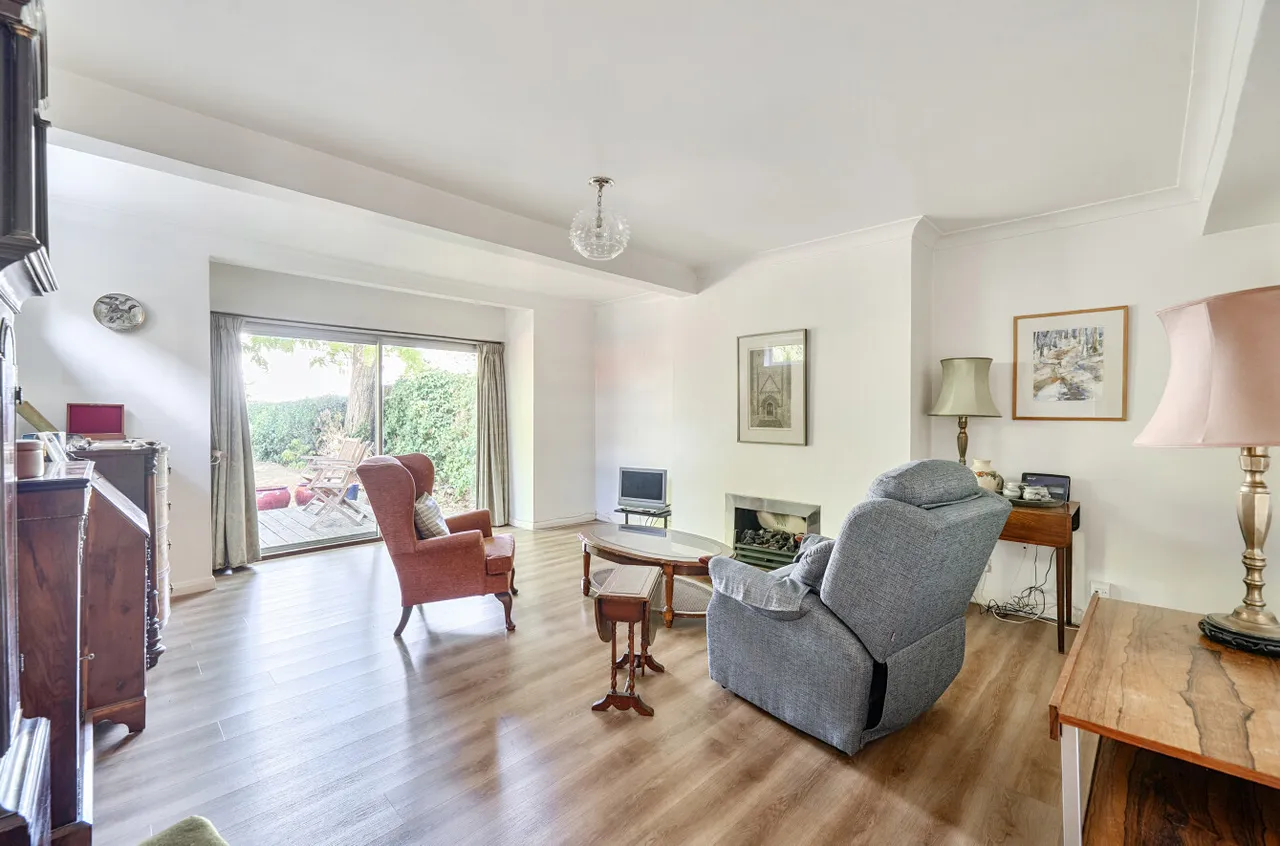Rydens Road, Walton-On-Thames, KT12, photo 3