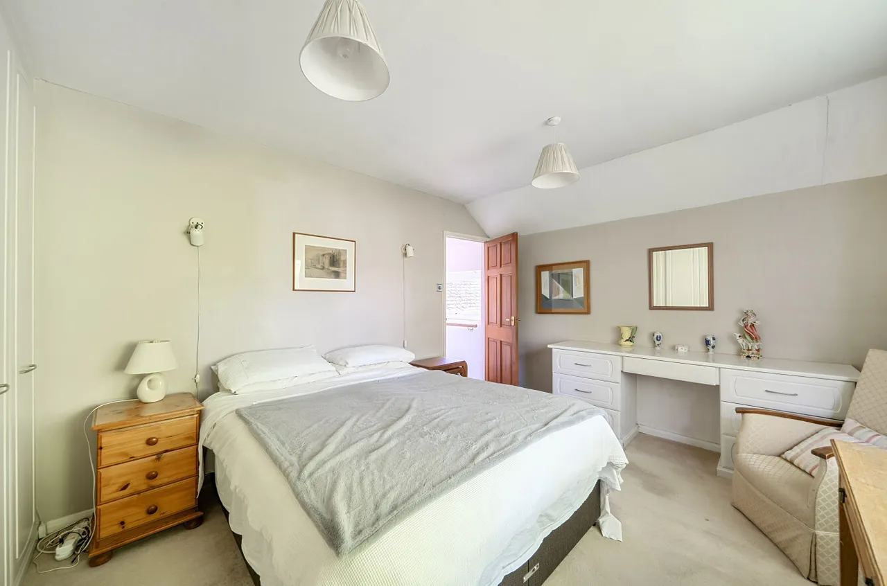 Rydens Road, Walton-On-Thames, KT12, photo 9