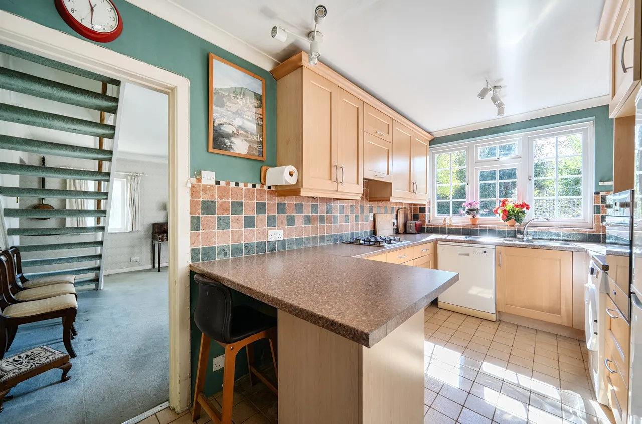 Rydens Road, Walton-On-Thames, KT12, photo 5