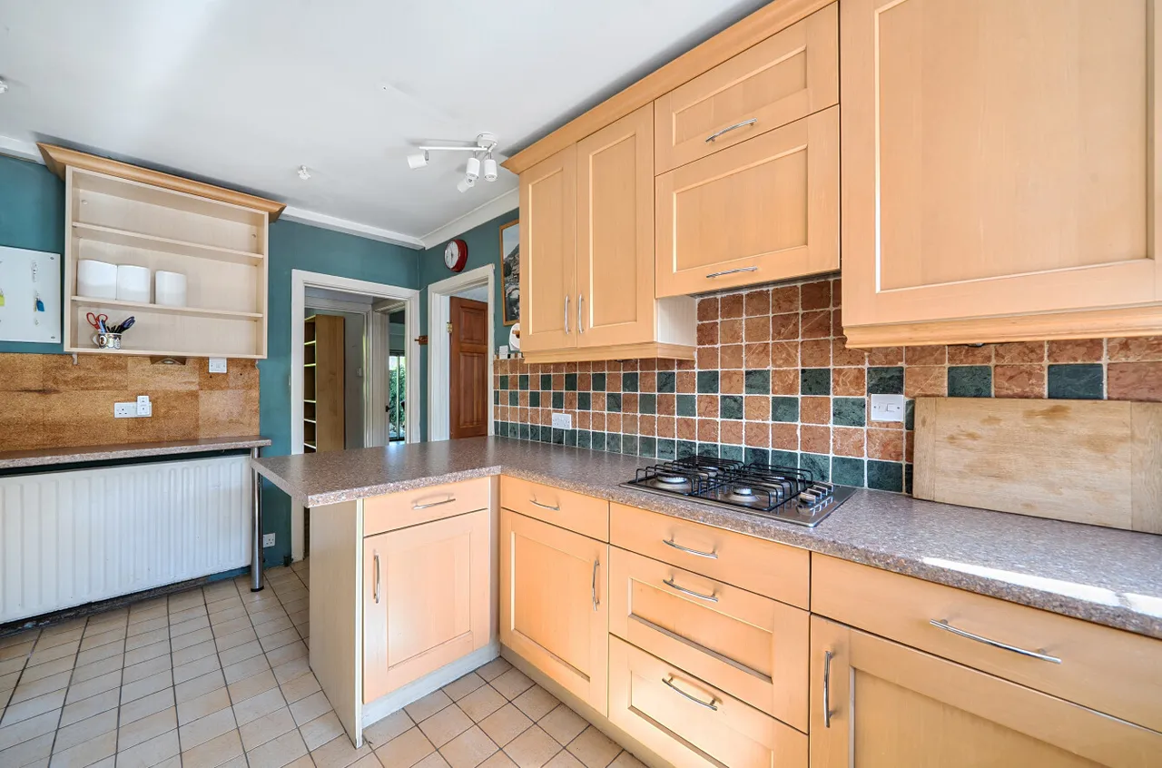 Rydens Road, Walton-On-Thames, KT12, photo 13