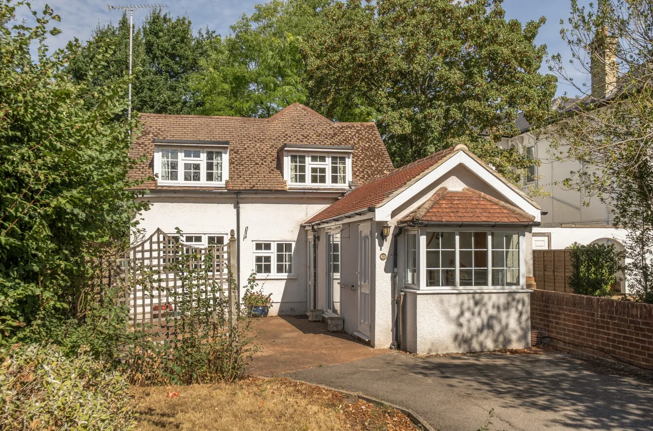 Rydens Road, Walton-On-Thames, KT12, photo 16