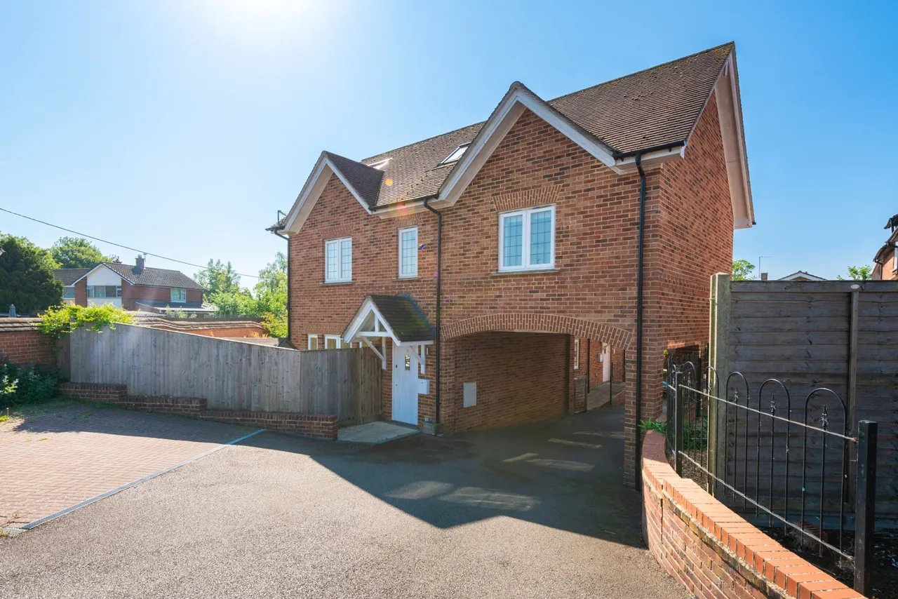 3 bed property to rent, Firs Cottages, The Firs, HP22