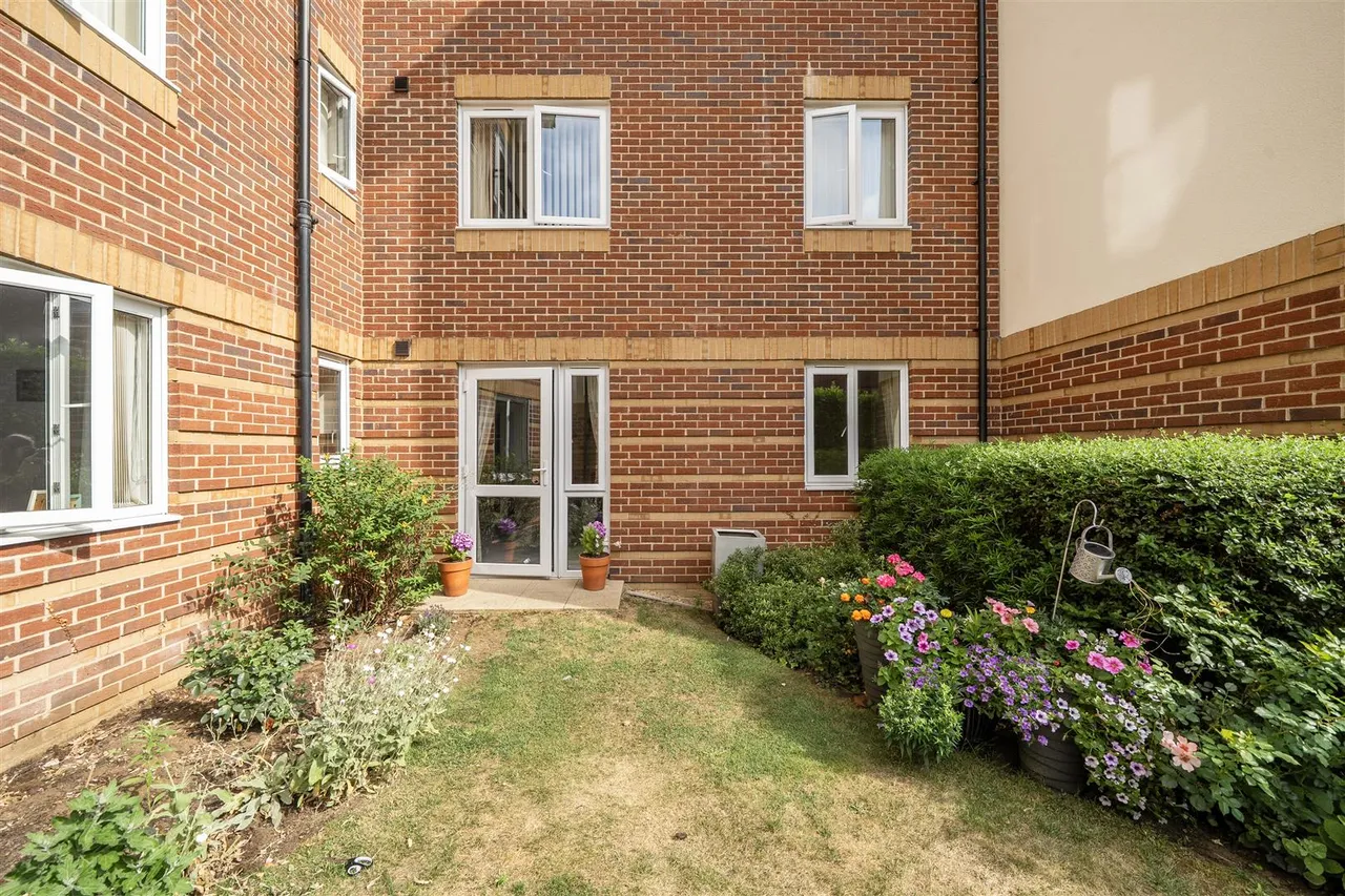 High Street, Rickmansworth, WD3, photo 15
