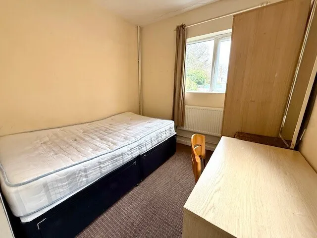 1 bed house to rent — Room 1, Donnington Bridge Road