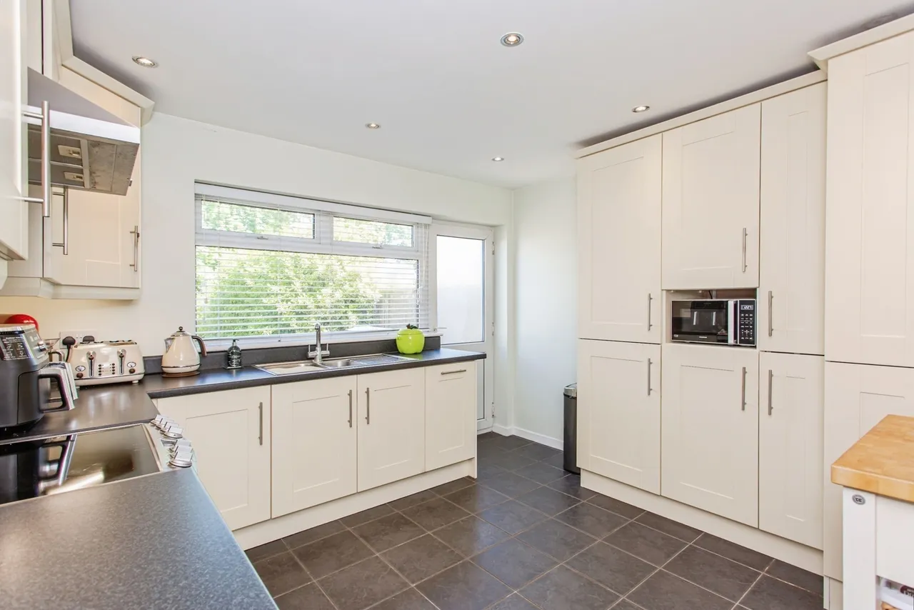 Ashurst Avenue, Southend-on-Sea, Essex, SS2, photo 13