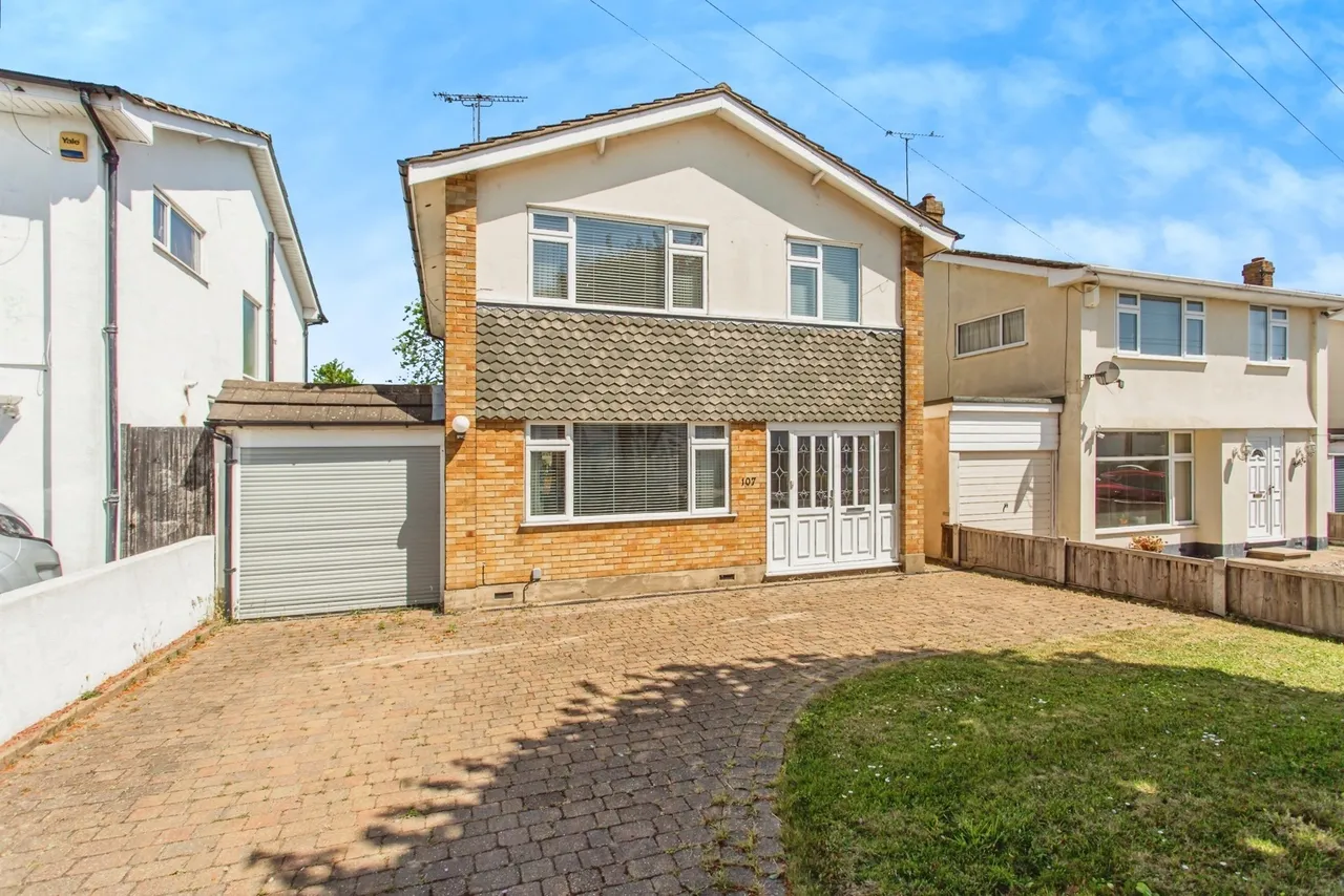 3 bed house for sale — Ashurst Avenue, Southend-on-Sea, Essex, SS2
