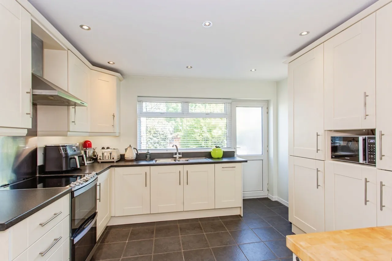 Ashurst Avenue, Southend-on-Sea, Essex, SS2, photo 4