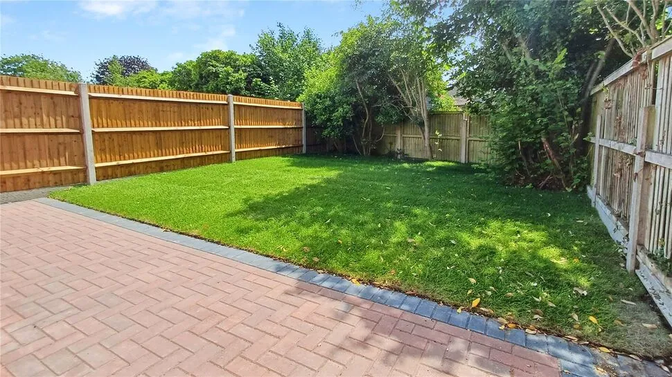 Chuzzlewit Close, Shorne, DA12, photo 11