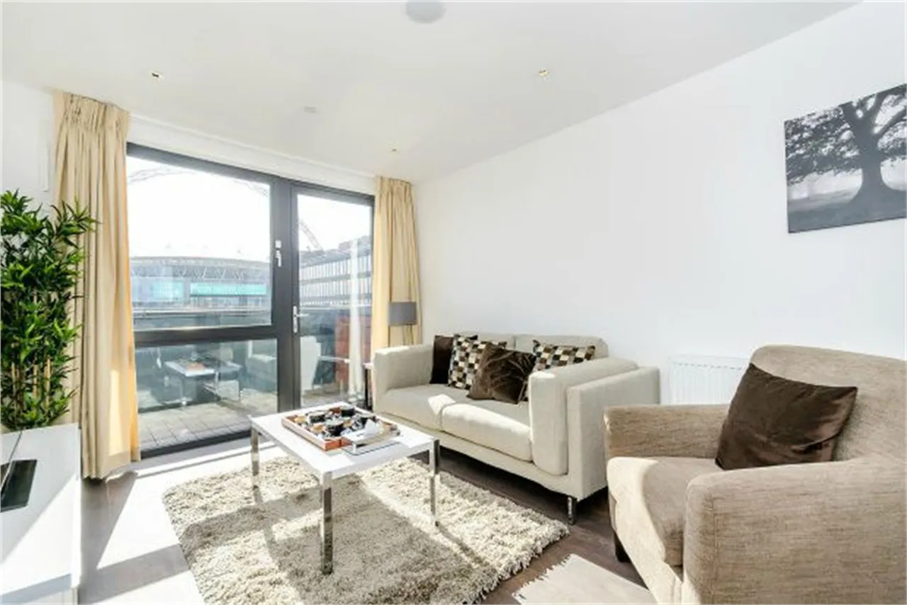 2 bed flat to rent, Fulton Road, Wembley, HA9