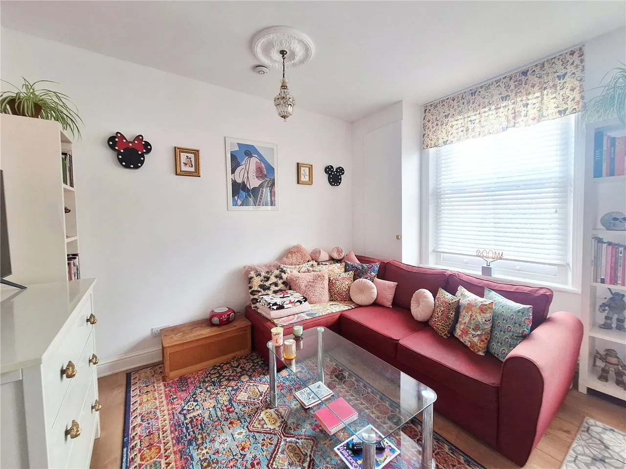 2 bed flat for sale, Holloway Road, London, N7