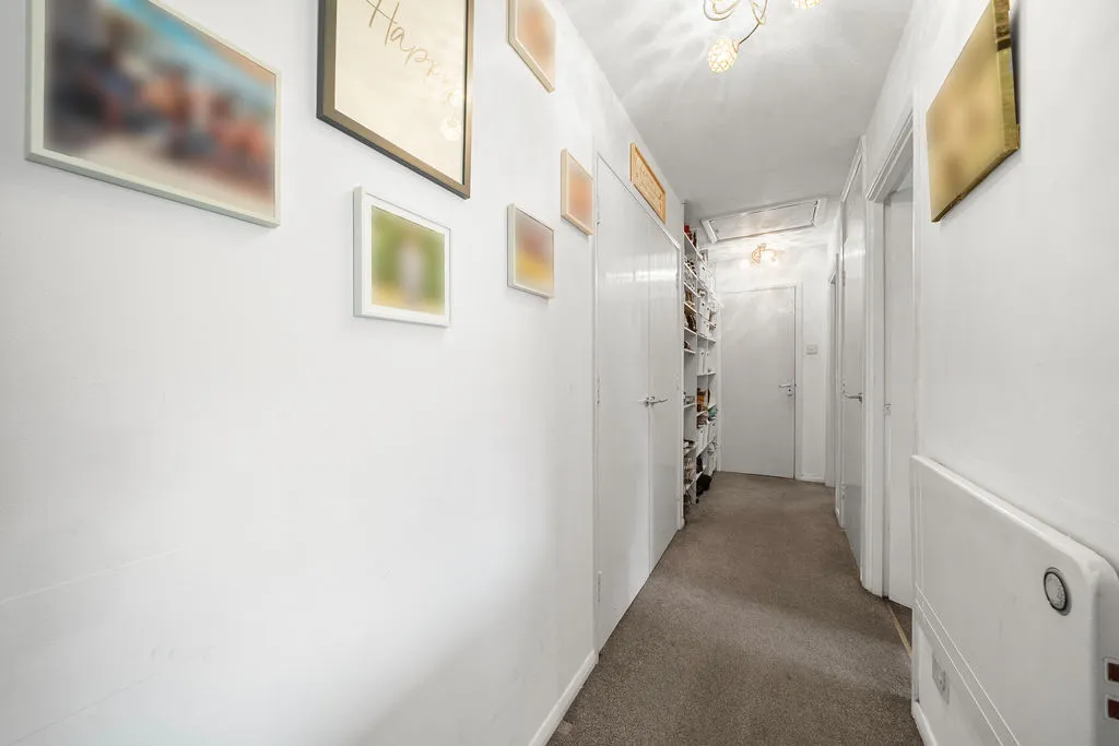 Addlestone Park, Addlestone KT15 1RY, photo 7