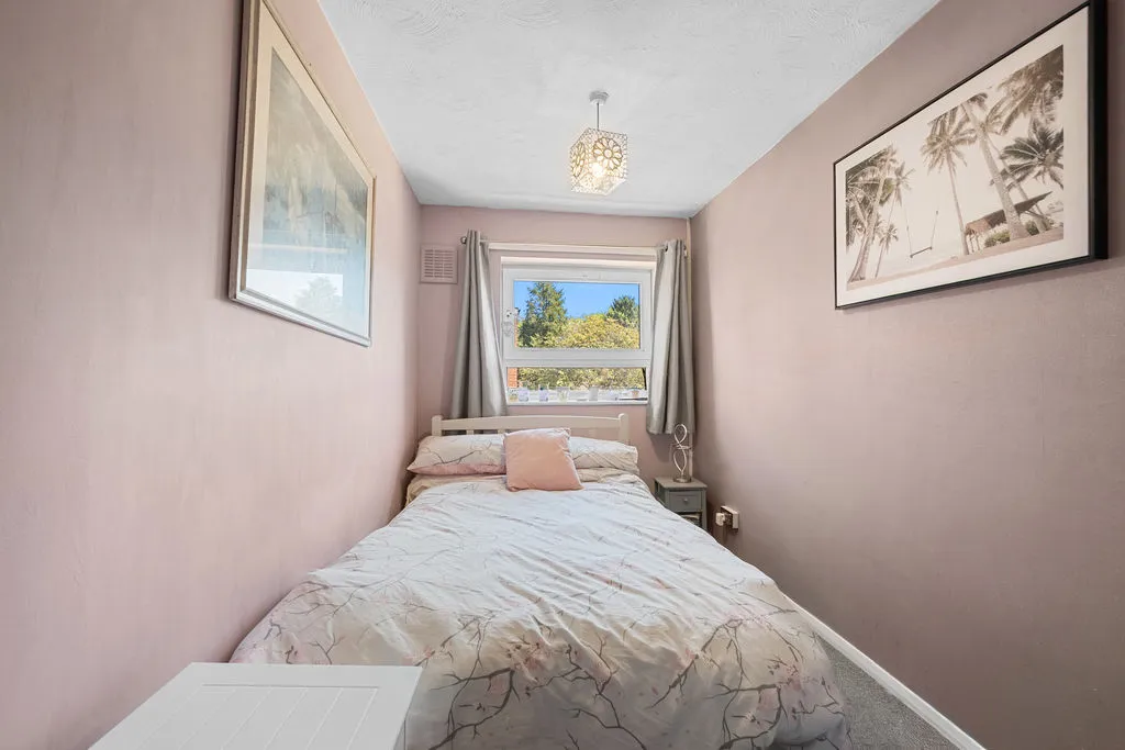 Addlestone Park, Addlestone KT15 1RY, photo 10