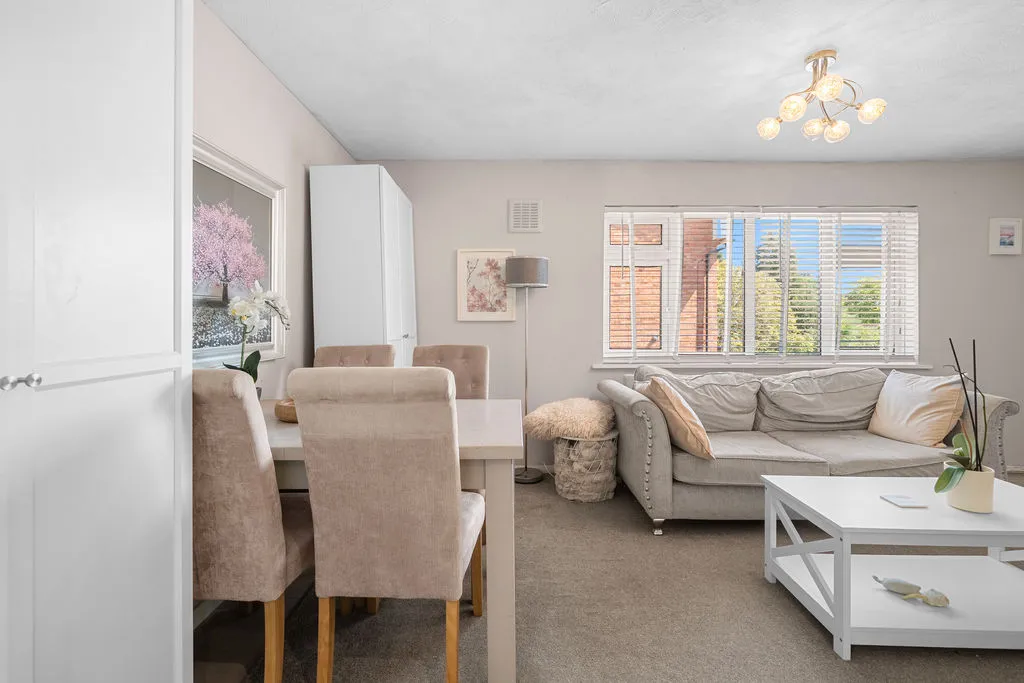 Addlestone Park, Addlestone KT15 1RY, photo 6
