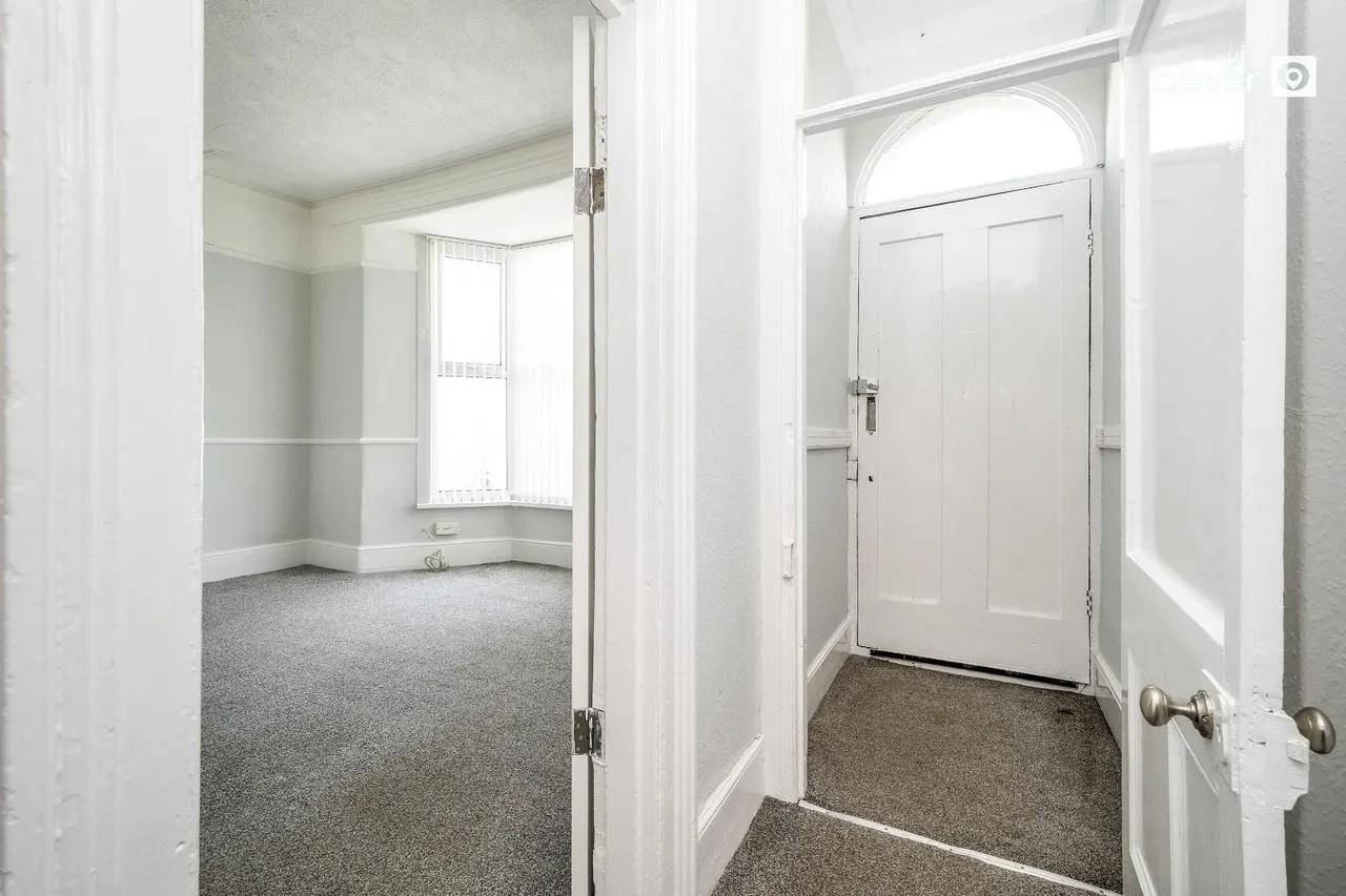 Bayswater Road, Central, photo 12