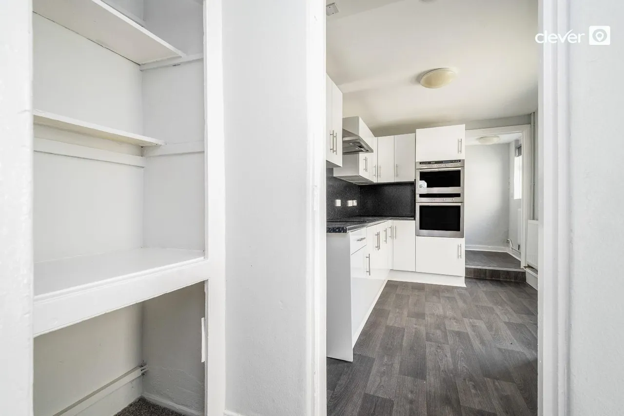 Bayswater Road, Central, photo 16