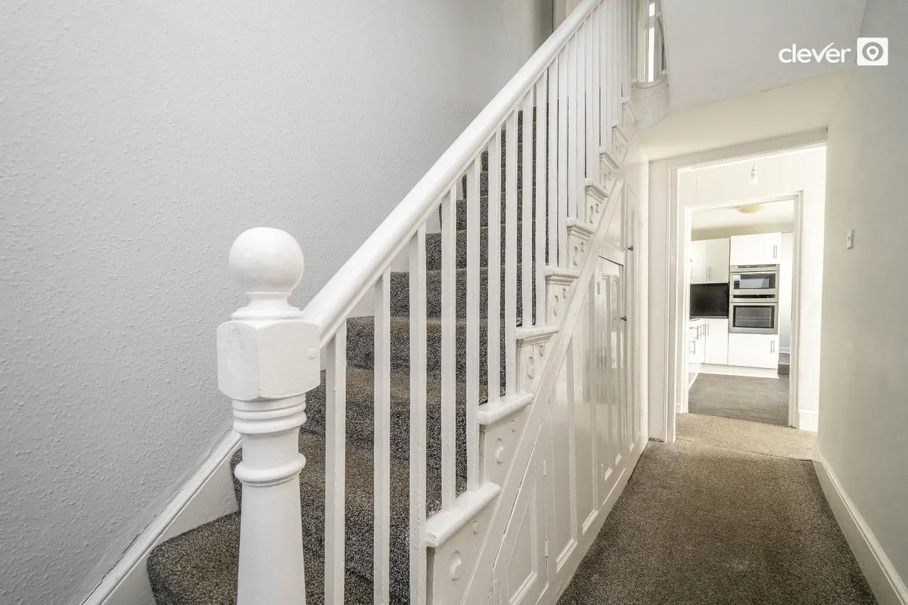 Bayswater Road, Central, photo 15