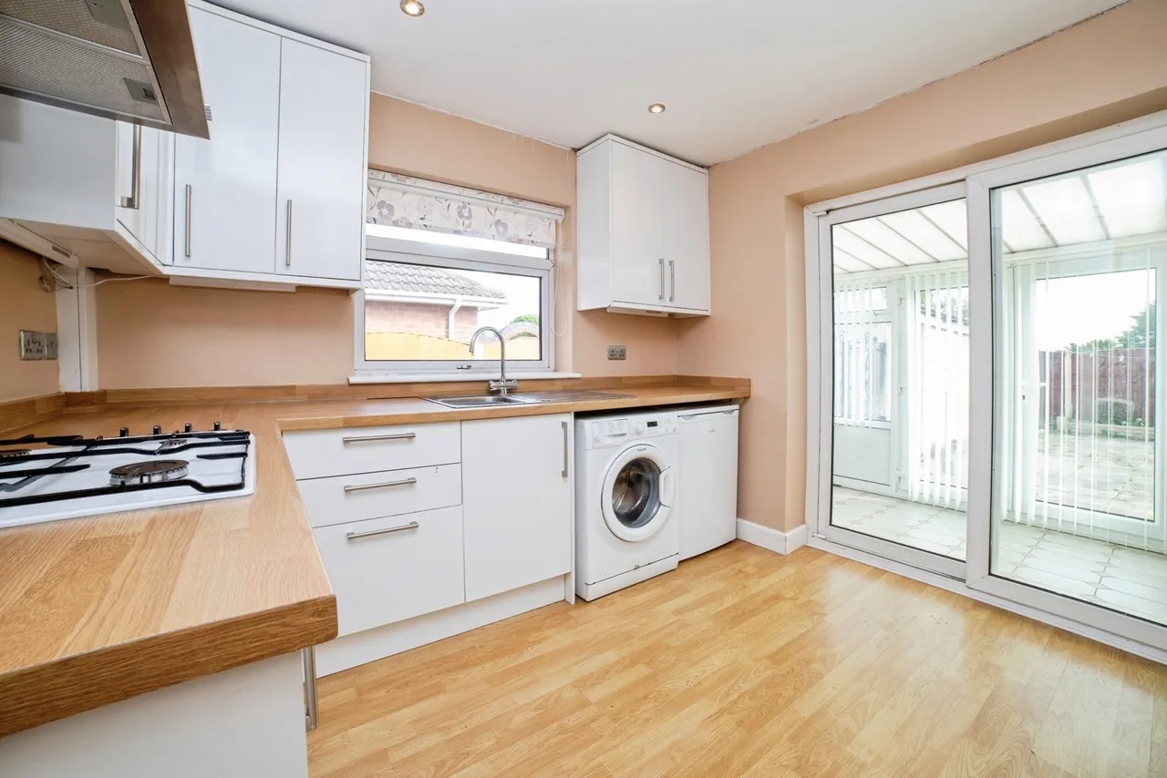 Highfield Avenue, Mansfield, Nottinghamshire, NG19, photo 2