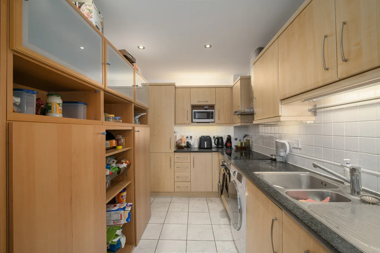 Boardwalk Place, London, E14, photo 5