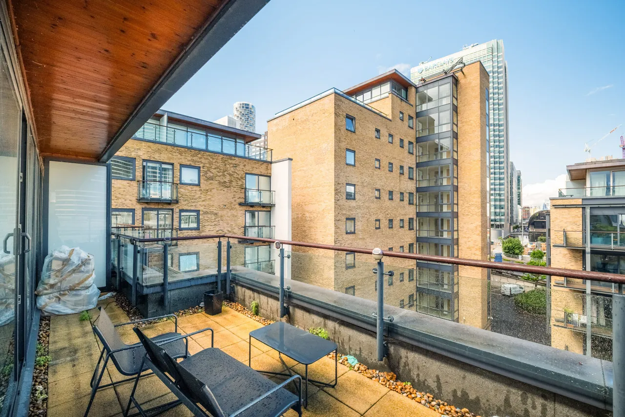 Boardwalk Place, London, E14, photo 7