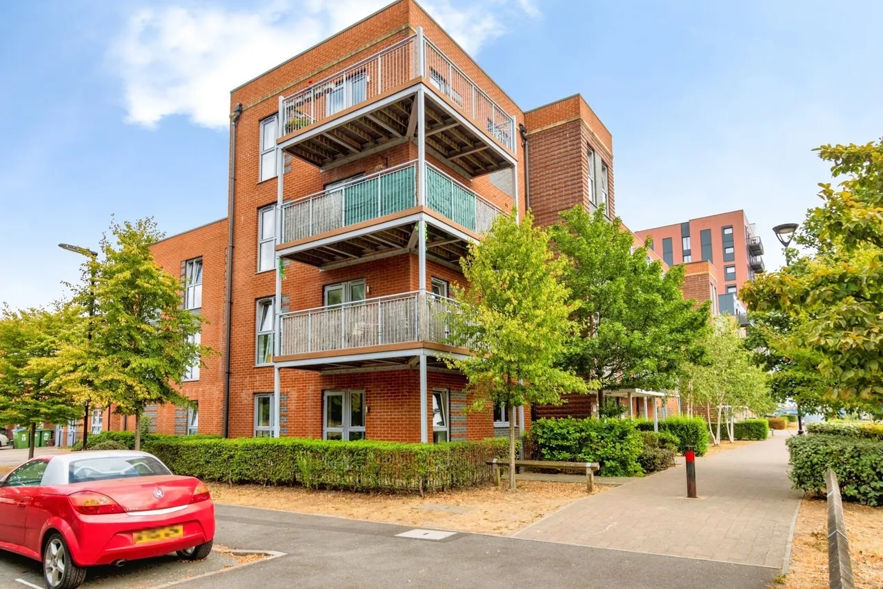 3 bed flat for sale, Meridian Way, Southampton, SO14