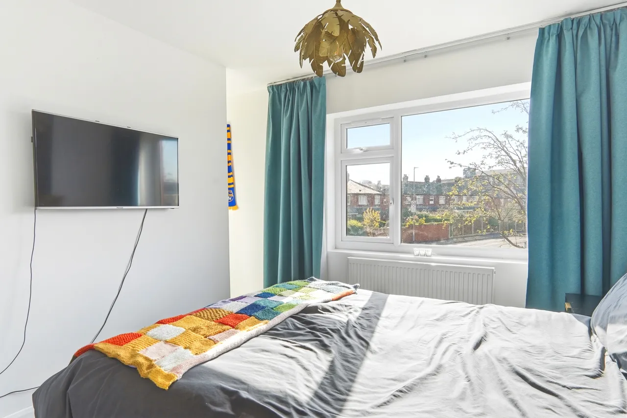 Leeds & Bradford Road, Leeds, LS13, photo 11