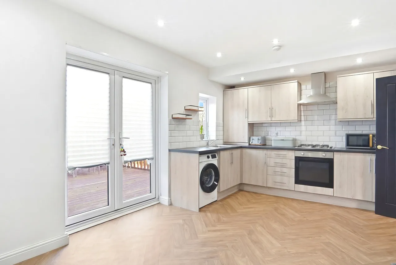 Leeds & Bradford Road, Leeds, LS13, photo 8