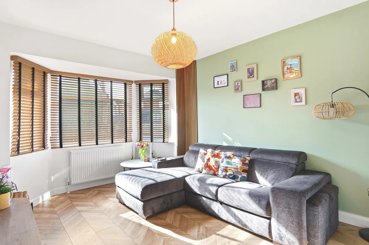 Leeds & Bradford Road, Leeds, LS13, photo 6