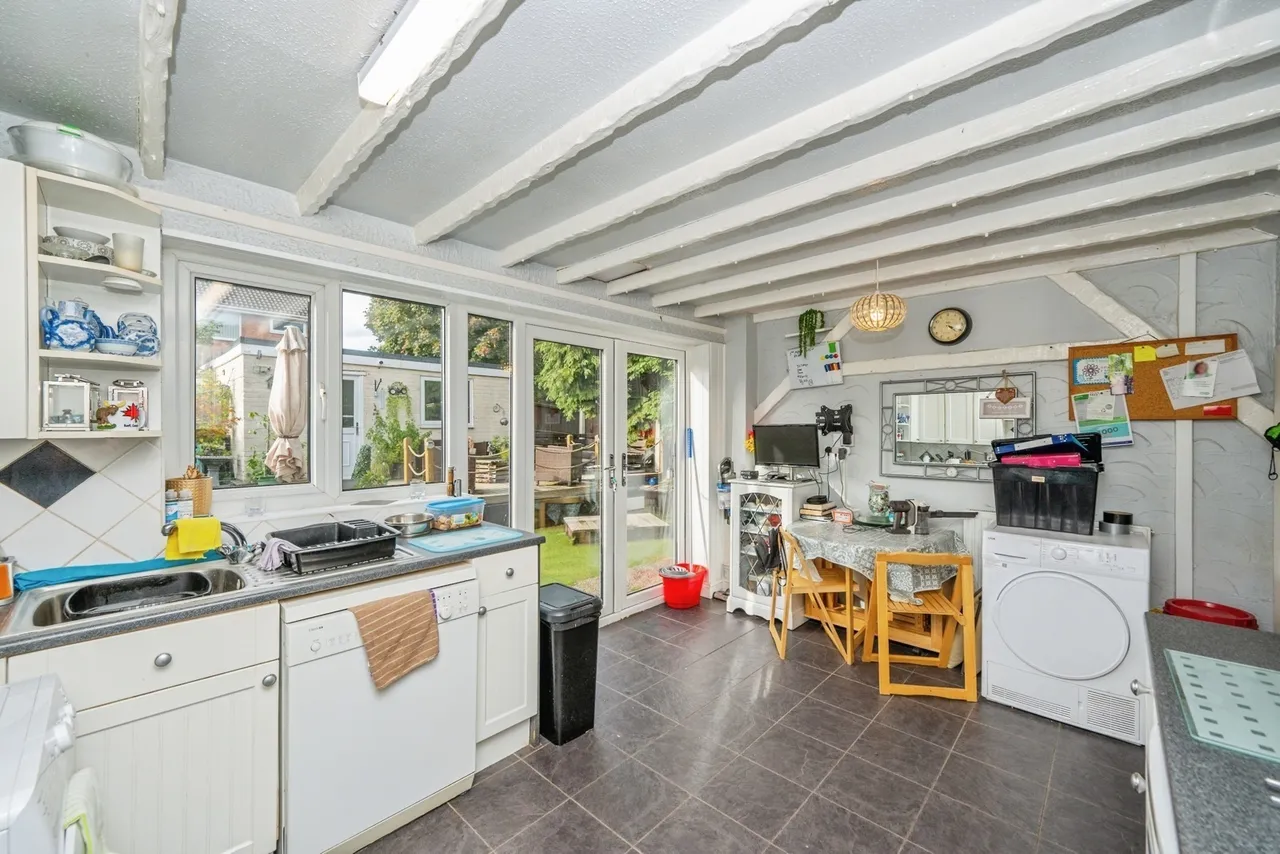 Collett, Tamworth, B77, photo 16