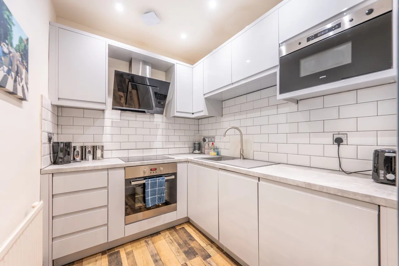 5k Westbourne Crescent, London, photo 2