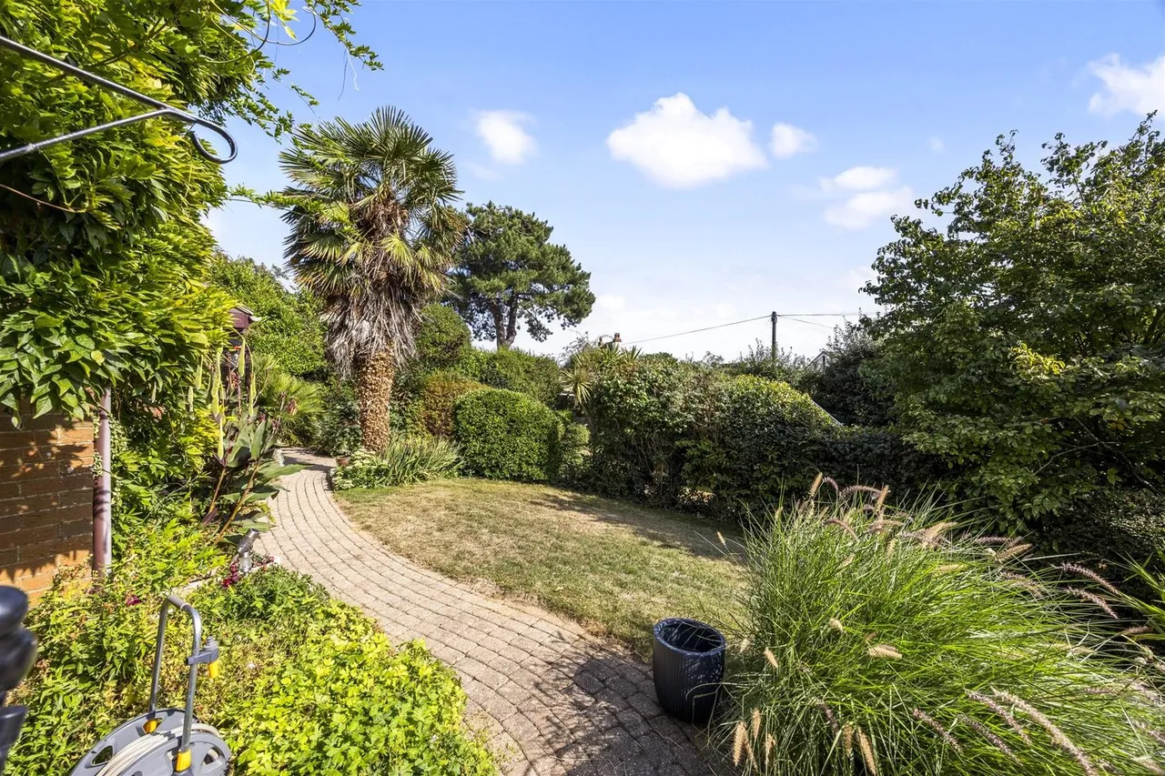 Cherry Gardens, High Salvington, Worthing, photo 21