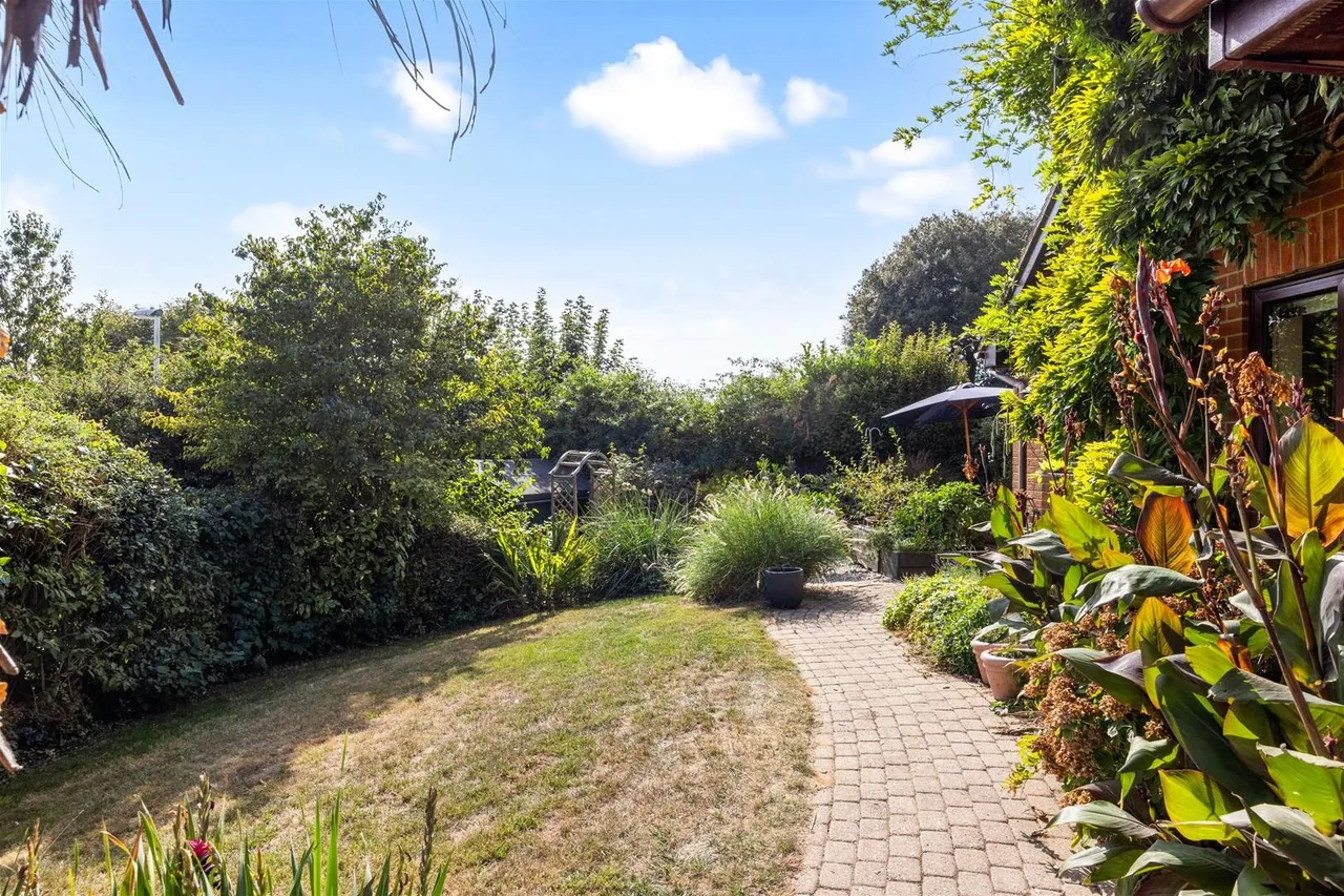 Cherry Gardens, High Salvington, Worthing, photo 34