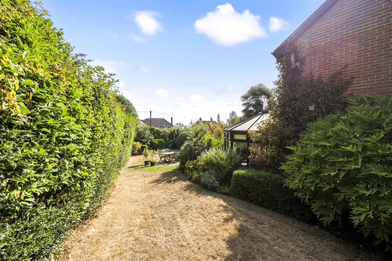 Cherry Gardens, High Salvington, Worthing, photo 23